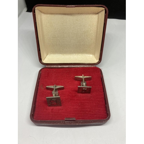 594 - A PAIR OF SILVER CUFFLINKS IN A PRESENTATION BOX