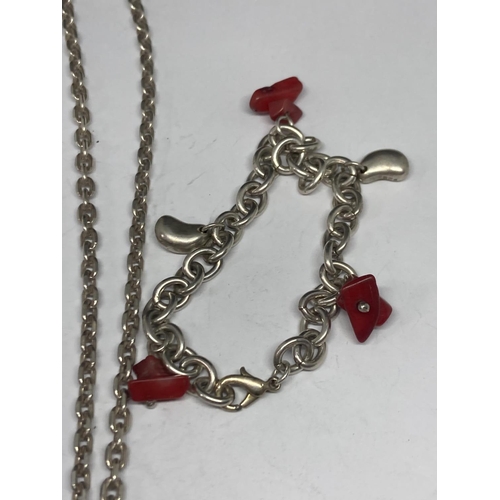 611 - A SILVER NECKLACE AND BRACELET