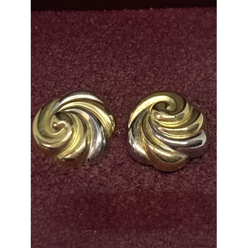 613 - A PAIR OF 9 CARAT GOLD EARRINGS IN A PRESENTATION BOX