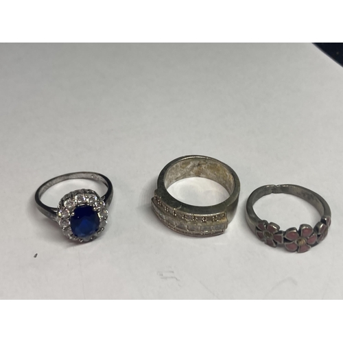 711 - FIVE COSTUME JEWELLERY RINGS