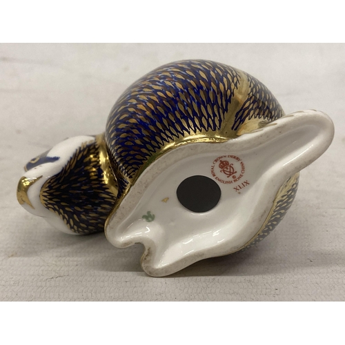 798 - A ROYAL CROWN DERBY BADGER (FIRST)