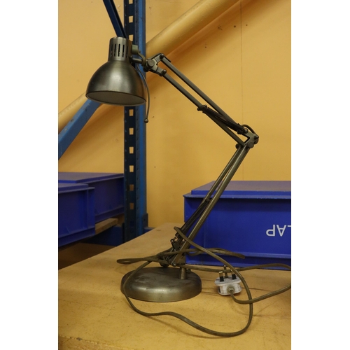 854 - A VINTAGE METAL ANGLEPOISE LAMP