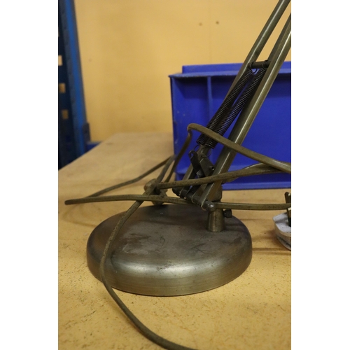 854 - A VINTAGE METAL ANGLEPOISE LAMP