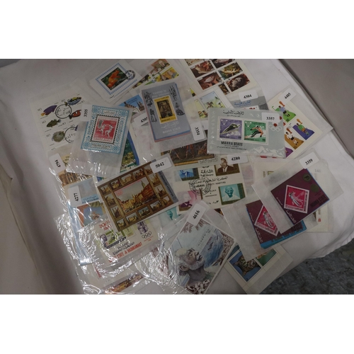 866 - A COLLECTION OF STAMPS ON MINIATURE SHEETS