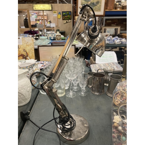 941 - A VINTAGE HEAVY CHROME ANGLE POISE LAMP