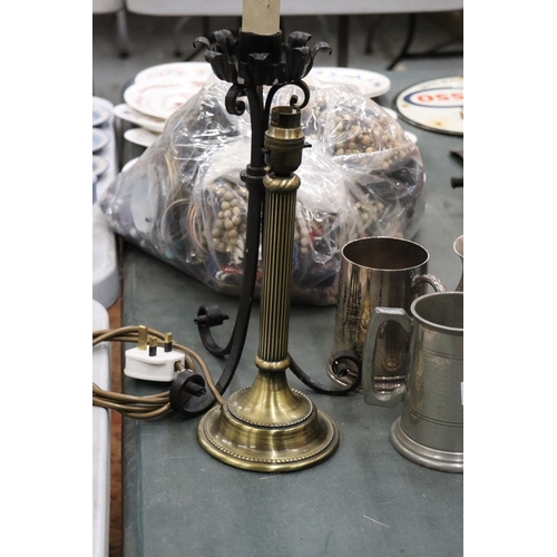 971 - TWO TABLE LAMPS TO INCLUDE ONE WITH BRASS COLUMN BASE AND A CAST METAL ONE