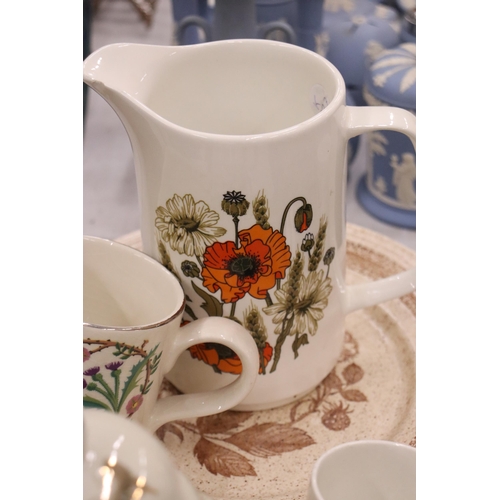 974 - A QUANTITY OF CERAMICS TO INCLUDE CLASSICAL THEMED CUPS AND SAUCERS, PLATES, A LIDDED JAR, PRESERVE ... 