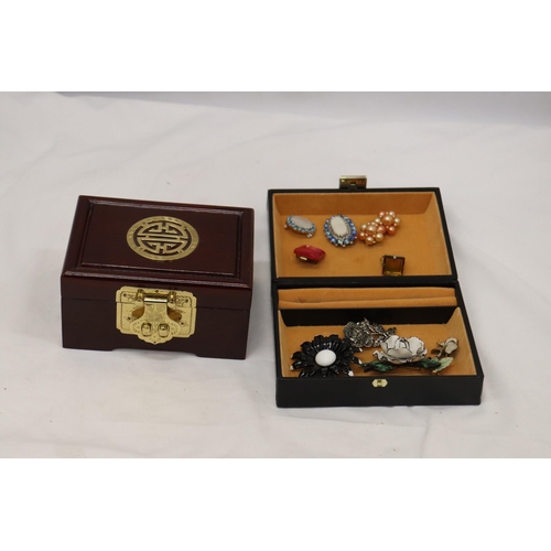 1018 - A QUANTITY OF BROOCHES, A RING AND EARRINGS PLUS TWO JEWELLERY BOXES