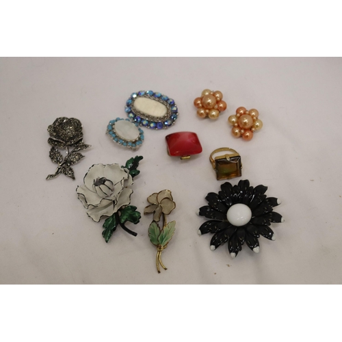 1018 - A QUANTITY OF BROOCHES, A RING AND EARRINGS PLUS TWO JEWELLERY BOXES