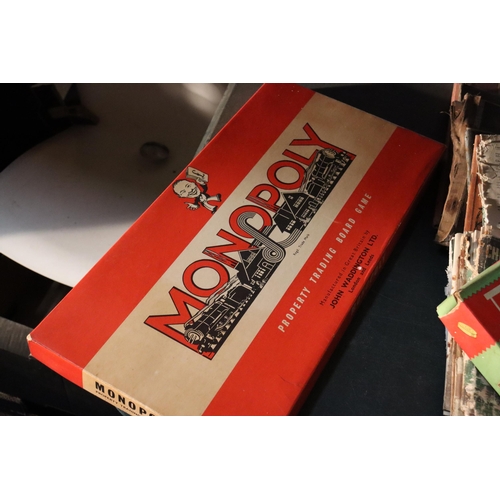 1086 - TWO VINTAGE GAMES TO INCLUDE MONOPOLY AND DRAUGHTS