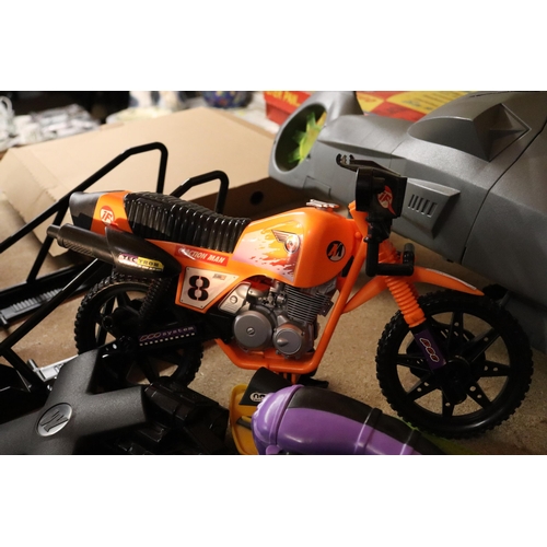 1094 - A QUANTITY OF TOYS TO INCLUDE AN ACTION MAN MOTOR BIKE, A LARGE HELICOPTER, ETC