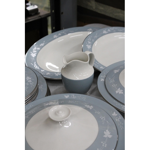 1199 - A ROYAL DOULTON 'REFLECTION' PART DINNER SERVICE TO INCLUDE SERVING TUREENS, SERVING PLATES, DINNER ... 