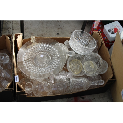 1903 - A LARGE ASSORTMENT OF GLASS WARE TO INCLUDE WINE GLASSES, A CAKE PLATE AND VASES ETC