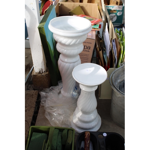 1914 - AN ASSORTMENT OF ITEMS TO INCLUDE TWO GALVANISED MOP BUCKETS AND TWO CERAMIC JARDINAIRES ETC