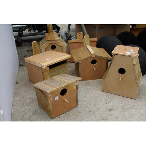 2092 - SIX VARIOUS WOODEN BIRD BOXES