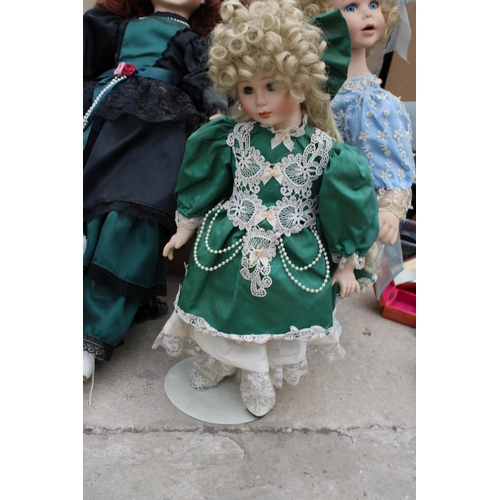 2105 - A LARGE ASSORTMENT OF CERAMIC HEADED DOLLS