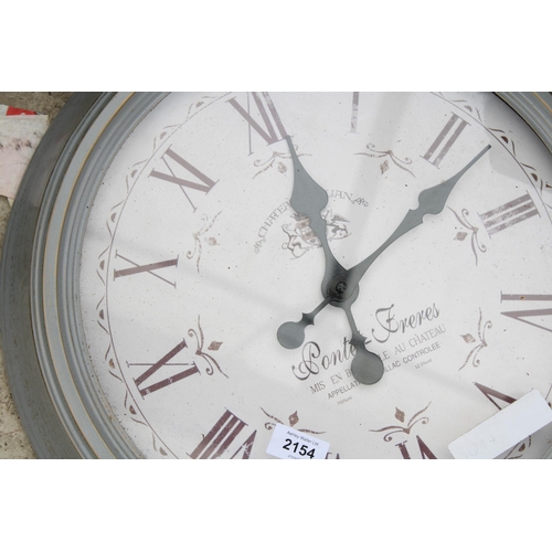 2154 - A RETRO STYLE CIRCULAR WALL CLOCK