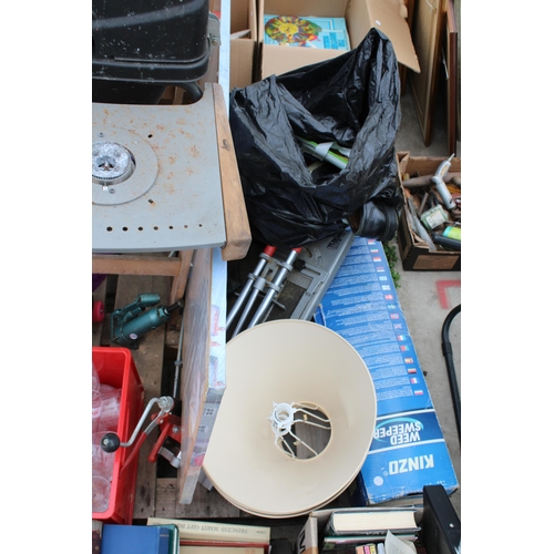 2269 - AN ASSORTMENT OF HOUSEHOLD CLEARANCE ITEMS