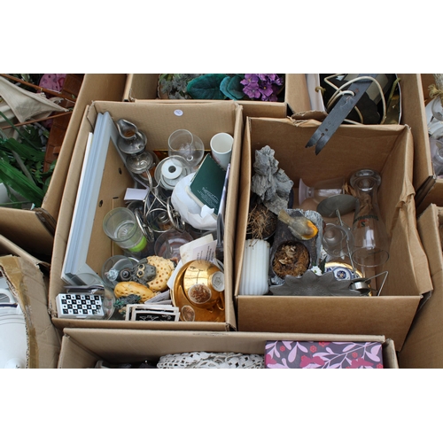 2272 - AN ASSORTMENT OF HOUSEHOLD CLEARANCE ITEMS