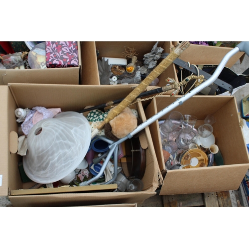 2272 - AN ASSORTMENT OF HOUSEHOLD CLEARANCE ITEMS