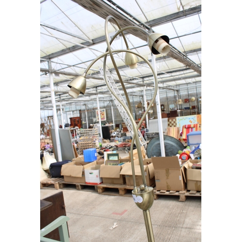 2432 - A TALL BRASS EFFECT DECORATIVE LAMP