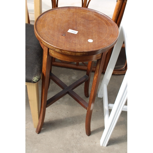 2940 - AN EDWARDIAN MAHOGNAY AND INLAID JARDINER STAND, BENTWOOD CHAIR AND A DINING CHAIR