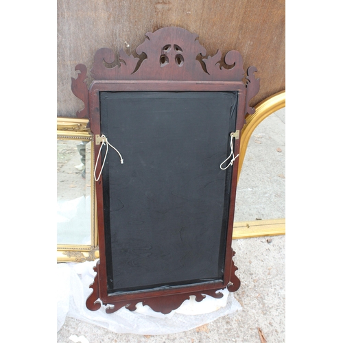 3008 - A 19TH CENTURY STYLE MAHOGANY WALL MIRROR WITH GOLD COLOURED EAGLE CARVING 41