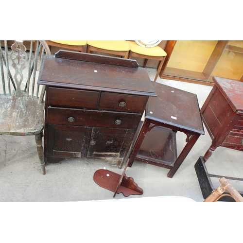 3087 - A TWO TIER LAMP TABLE, WALL BRACKET AND SMALL OAK SIDE CABINET