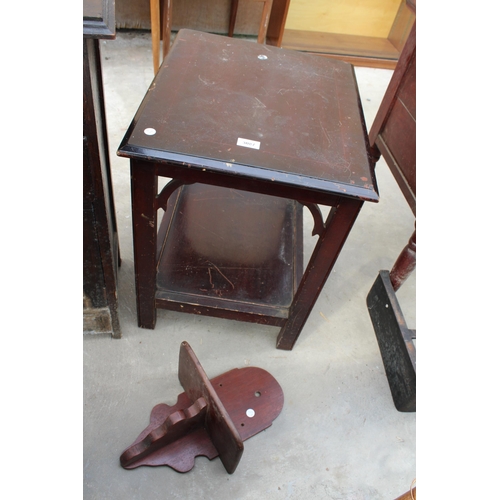 3087 - A TWO TIER LAMP TABLE, WALL BRACKET AND SMALL OAK SIDE CABINET