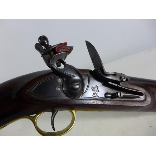 376 - A GOOD QUALITY NON FIRING MODEL DISPLAY EAST INDIA COMPANY FLINTLOCK PISTOL, 22CM BARREL, LENGTH 40C... 