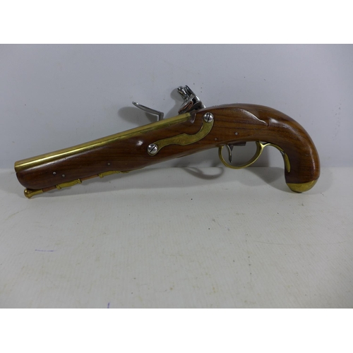 380 - A GOOD QUALITY NON FIRING MODEL DISPLAY KETLAND FLINTLOCK PISTOL, 19CM BRASS BARREL, LENGTH 36CM