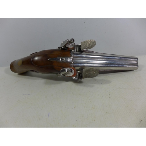 382 - A GOOD QUALITY NON FIRING MODEL DISPLAY DOUBLE BARREL SIDE BY SIDE FLINTLOCK PISTOL, 17CM  BARREL, L... 