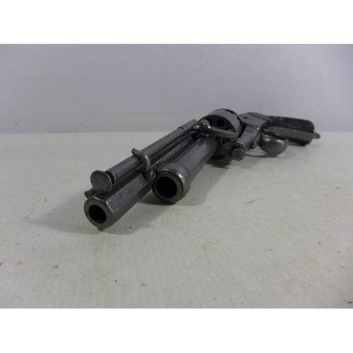 386 - A GOOD QUALITY NON FIRING MODEL DISPLAY LE MAT NINE SHOT PERCUSSION CAP REVOLVER , 17CM BARREL, LENG... 