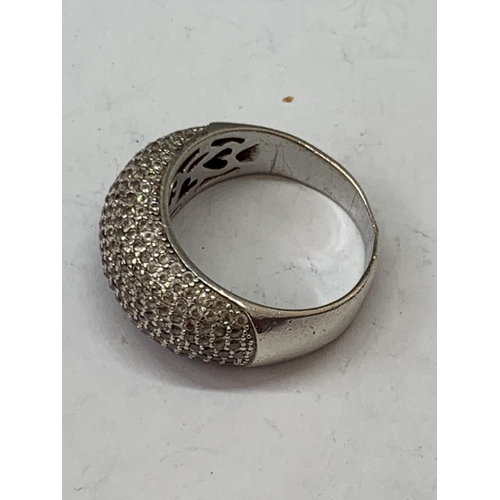 573 - A SILVER RING IN A PRESENTATION BOX