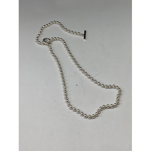 577 - A SILVER T BAR NECKLACE