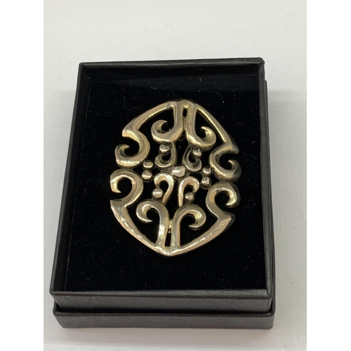 589 - AN IRISH CELTIC BROOCH