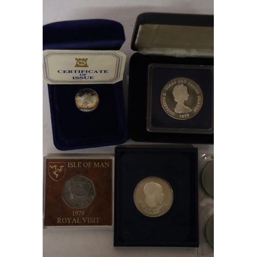 340 - A SELECTION OF BOXED COINS TO INCLUDE : IOM 1978 £1, ’79 ROYAL VISIT 50P, ’79 MARITIME SET, ’71 DECI... 