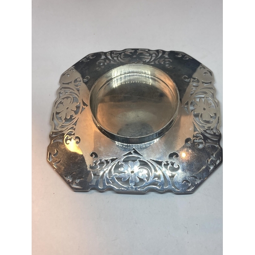 81 - A HALLMARKED SHEFFIELD SILVER SQUARE FOOTED DISH