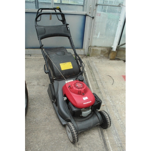 118 - HONDA EASY START LAWN  MOWER  NO VAT