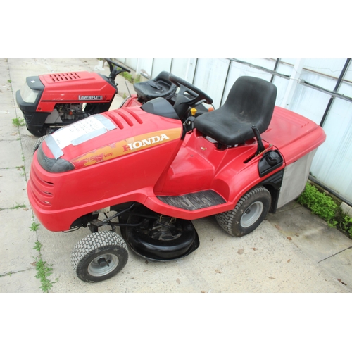 121 - HONDA RIDE ON MOWER 2315 IN GOOD WORKING ORDER  WITH NEW DECK AND BELTS  RECENTLY ADDED  NO  VAT