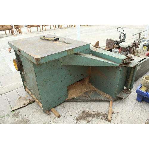 134 - WADKIN BURSGREEN PLANER THICKNESSER IN WORKING ORDER  NO VAT