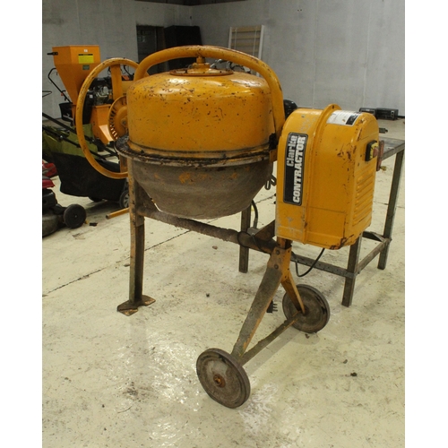 171 - CLARKE CONCRETE MIXER IN WORKING ORDER  NO VAT