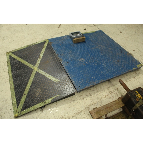 60 - PLATFORM SCALES AND CHARGER IN GOOD WORKING ORDER  NO VAT