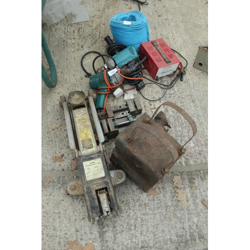 362 - 2 DRILLS, BATTERY CHARGER ROPE AND JACK VICE  NO VAT