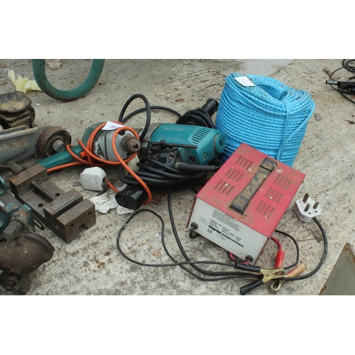 362 - 2 DRILLS, BATTERY CHARGER ROPE AND JACK VICE  NO VAT