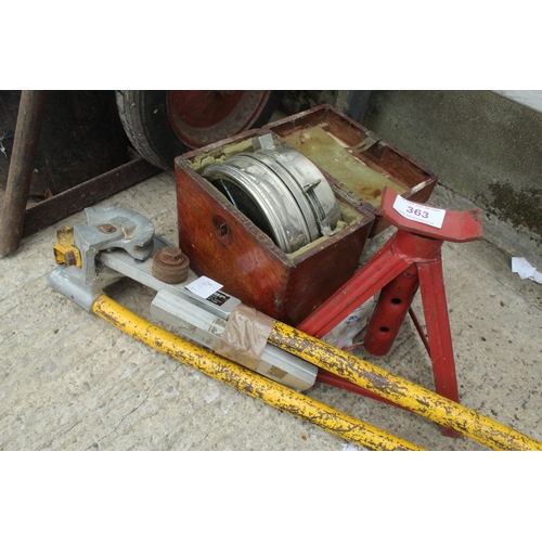 363 - PIPE BENDER AND AXLE STAND  NO VAT