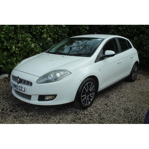 189 - FIAT BRAVO ACTIVE  1400CC REG: WM10 GZJ  5 DOOR HATCHBACK WHITE  FIRST REG; 2010
MOT JUNE 2024 APPRO... 