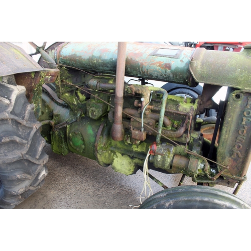 201 - FORDSON TRACTOR WIDE WING, RESTORATION PROJECT UNSURE OF MODEL AND YEAR, NO LOG BOOK AND NO KEYS.  S... 