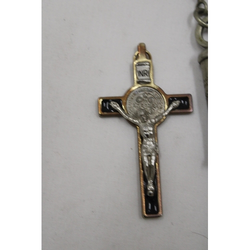 103 - A VINTAGE 1939, J HUDSON & CO, BIRMINGHAM WHISTLE PLUS A RELIGIOUS 'INRI' PENDANT DEPICTING JESUS ON... 