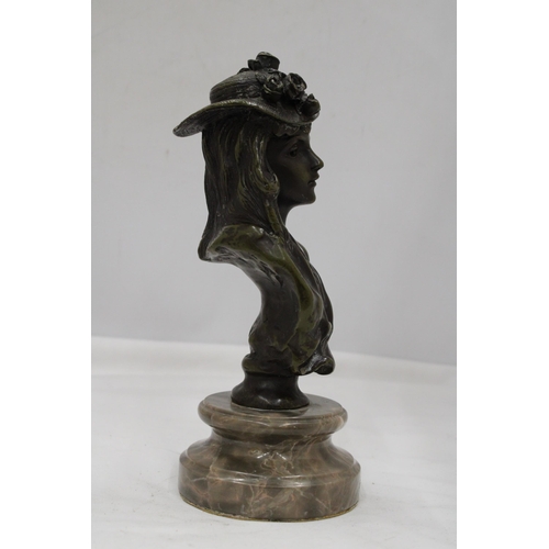 115 - A BRONZE ART NOUVEAU BUST OF A LADY ON A MARBLE PLINTH, HEIGHT 26CM